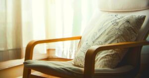 Comfortable chairs for small spaces make your small living room more cozy