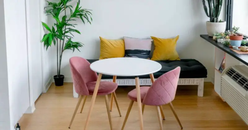 5 Clever Ways To Maximize Seating In A Small Living Room On A Budget